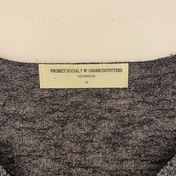 Urban Outfitters Grey Burnout Vneck Tee - Picture 4 of 5